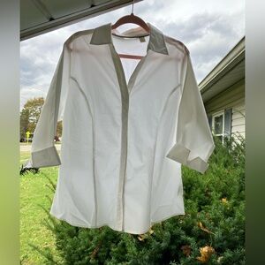 Lee Women’s White Button-Down Shirt